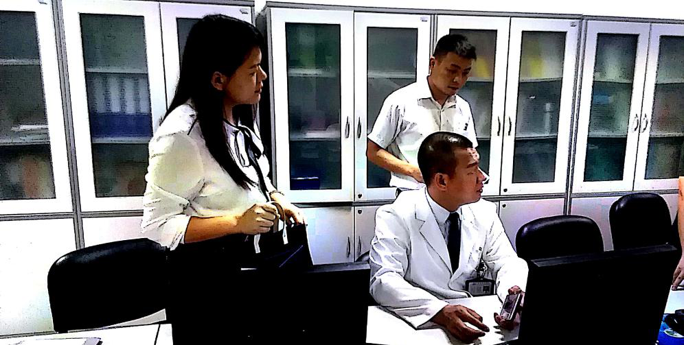 区浩景先生召开会议 区浩景先生召开会议